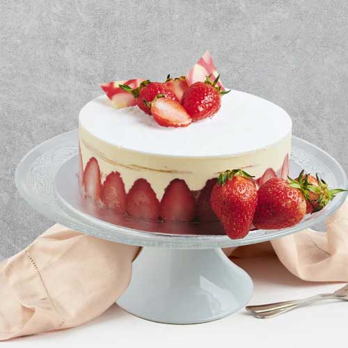 Eggless Strawberry Cake